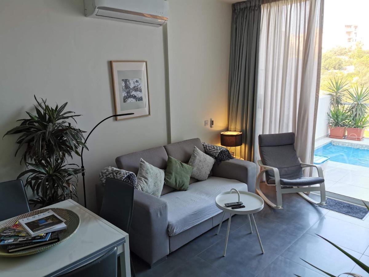Duplex Maisonette With Heated P-Pool And Jacuzzi Сент Джулианс Экстерьер фото